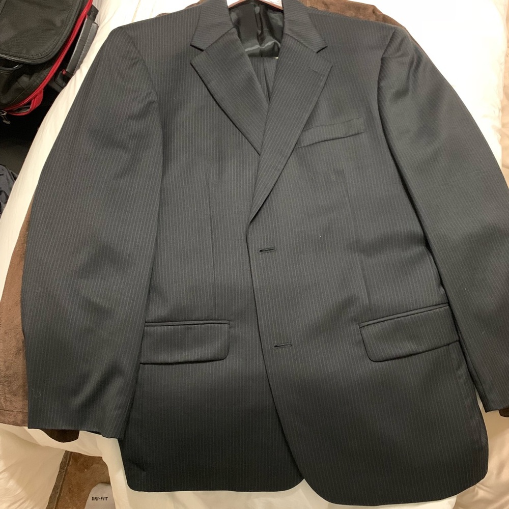 Men’s Pins Stripe Suit
